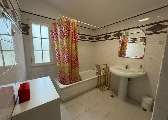 4-Bedroom Villa 15 Min To Albufeira, Pool And Ac